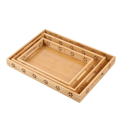 Großes Bamboo-Teller, das für Desserts verwendet wird