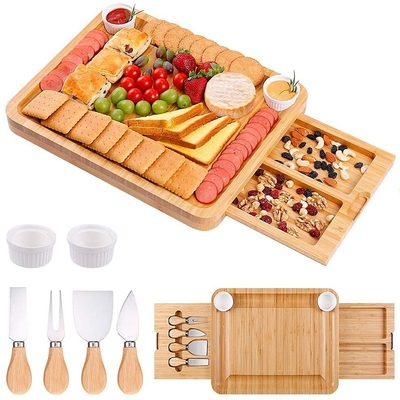 Natürliche Küchen-Schnittplatte Bambus-Scharcuterie-Teller mit Utensilien